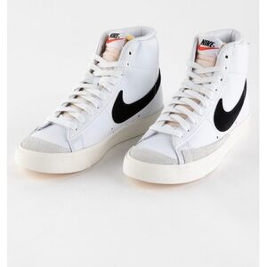 Nike Blazer Mid ‘77 Sneaker (Women) 100 White/Black Size 5M